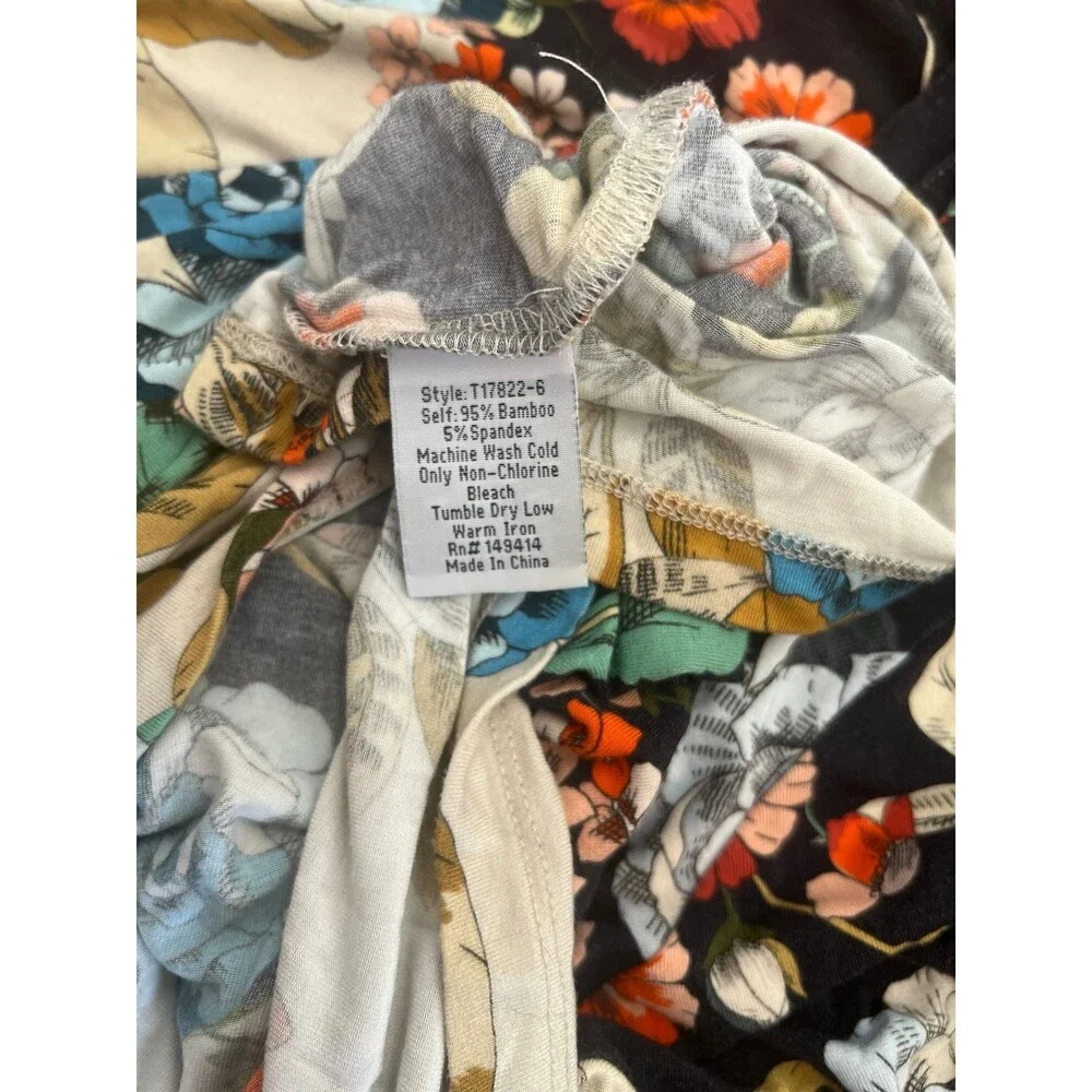 Johnny Was Emma Rose Favorite Floral Print V-Neck Tee in a bamboo/spandex XL - Picture 7 of 7